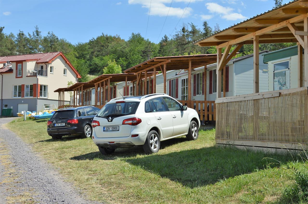 Hotel Mobilheimy U Prehrady Horní Dunajovice Exterior foto