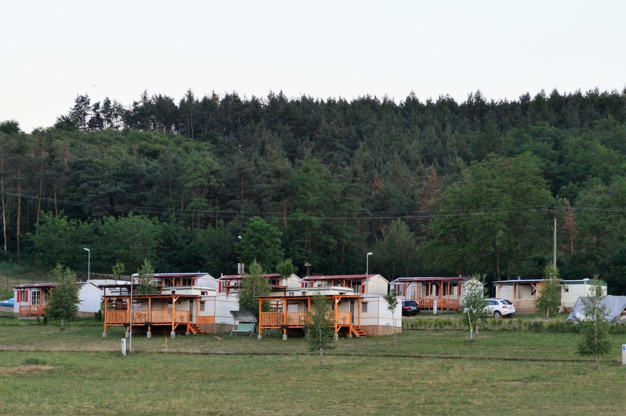 Hotel Mobilheimy U Prehrady Horní Dunajovice Exterior foto